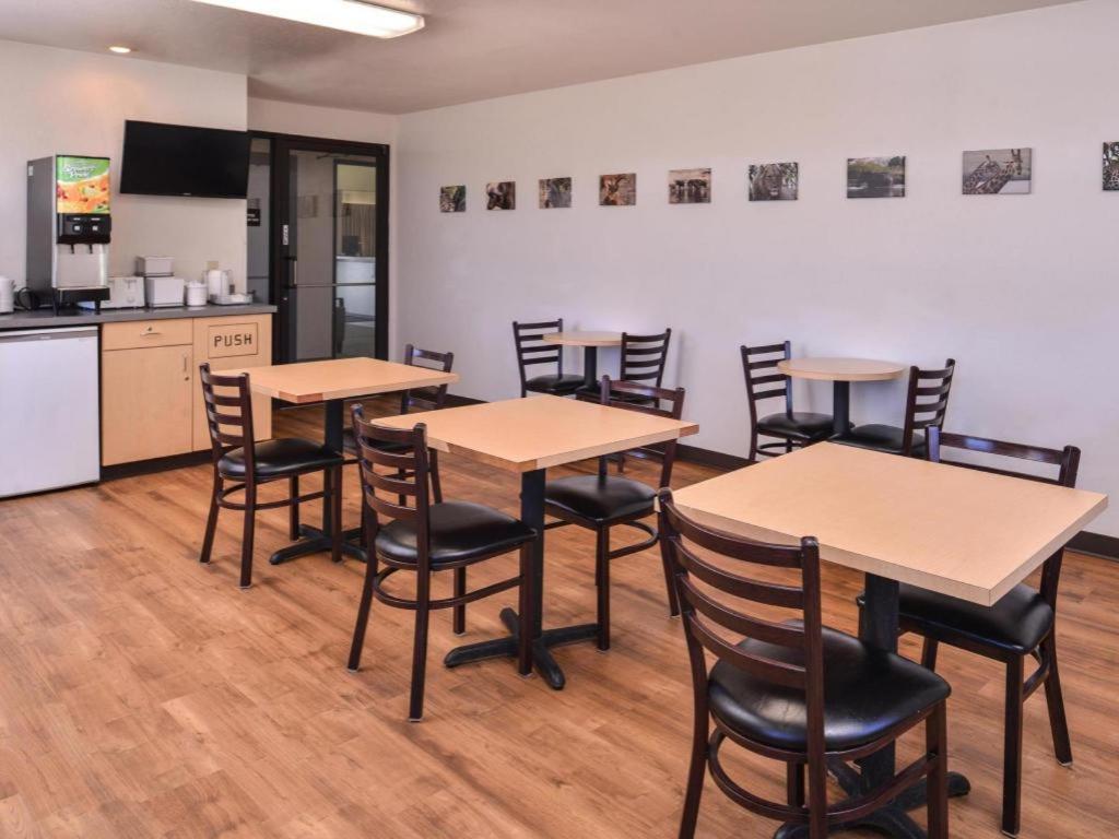 密苏里瓦利美洲最佳价值酒店 Missouri Valley 外观 照片